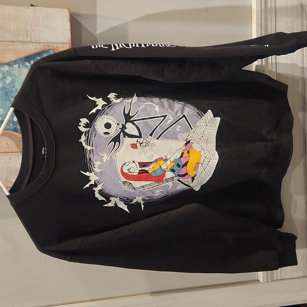 EUC Disney Tim Burton's The Nightmare Before Christmas Women's sz 1X Sweatshirt - Picture 1 of 6